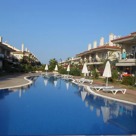 Sunset Beach Club 3 Beds Apts דירה