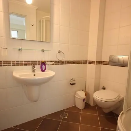 Sunset Beach Club 3 Beds Apts דירה *
