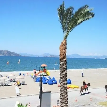 Sunset Beach Club 3 Beds Apts فتحية
